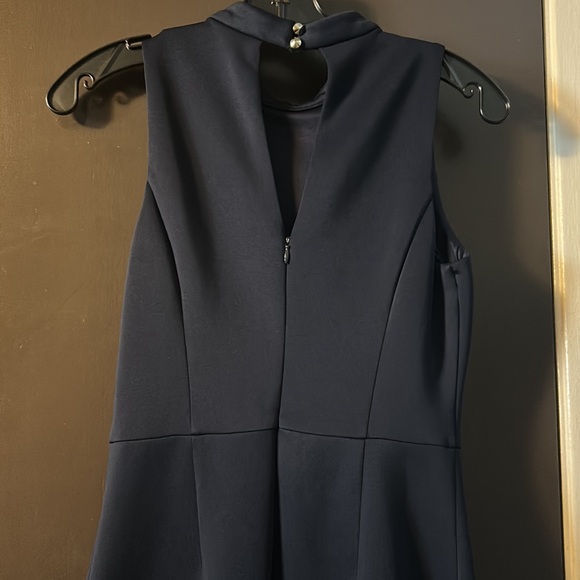 3 for $20 GUESS Women's Solid Sheath Navy Blue Dress Size 4 - Picture 5 of 9